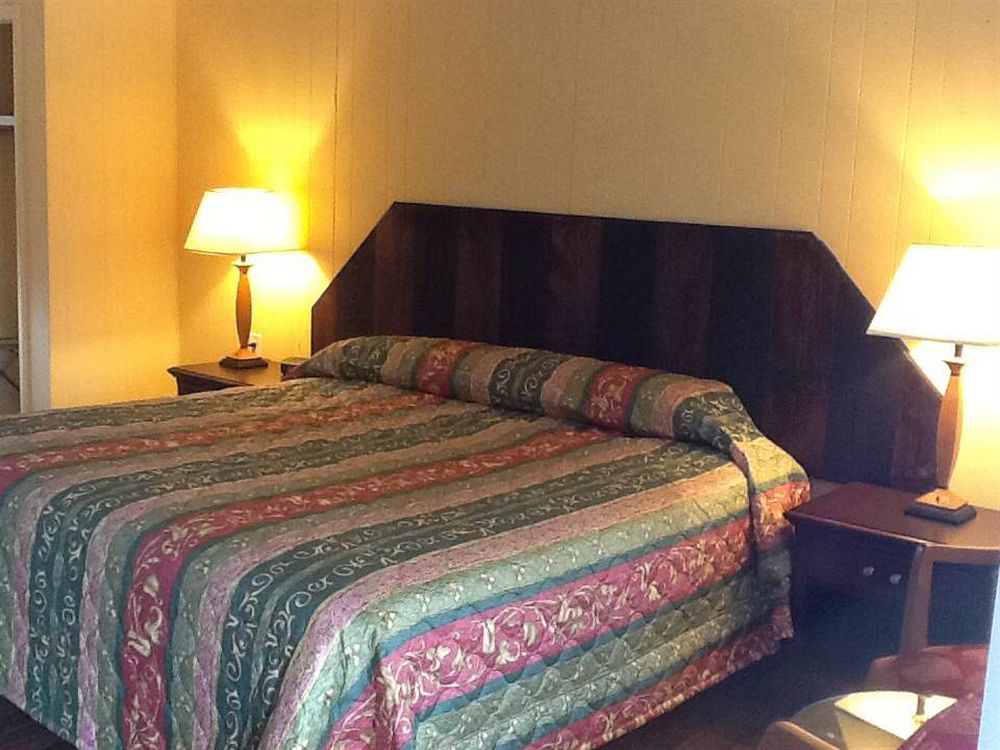King Hendrick Motel&Suites Lake George Buitenkant foto